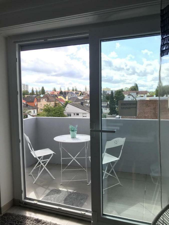 Joli Studio A Euroairport-Basel-Mulhouse-Freiburg Saint-Louis (Haut-Rhin) Exterior foto